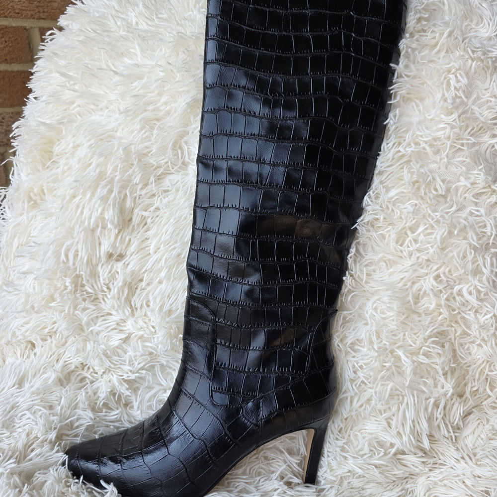 Elegant Black Croc-Embossed Heeled Boots